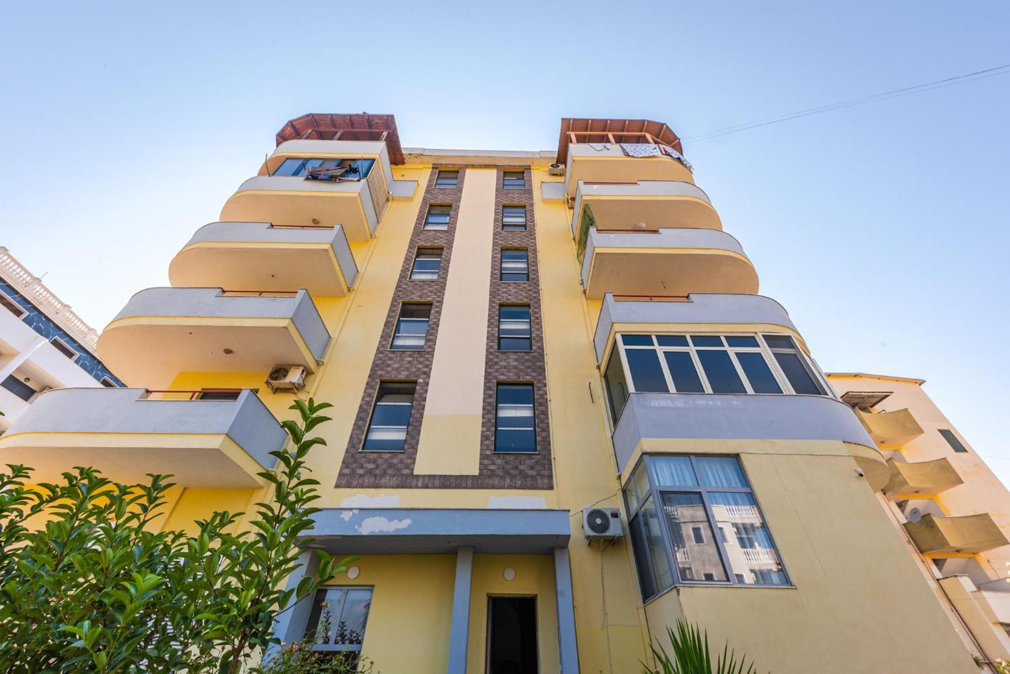 Sr Golem Apartment